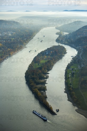 Bad Honnef, Rhine near Siebengebierge near Rolandswerth, Rhine valley in haze, Rhine island