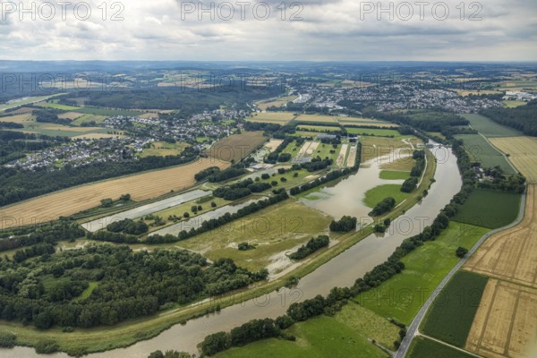 Aerial photo, Ruhr flood, barrage Ense Wickede, flood after heavy rainfall, Waltringen, Ense,