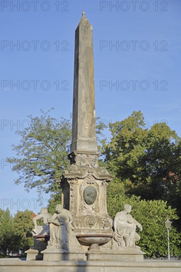 Monument to Lord Mayor Gustav Hasselbach with seated allegorical sculptures, obelisk, fountain,