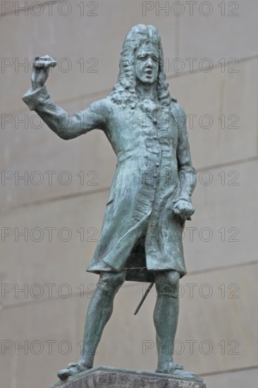 Eisenbart Fountain and monument to surgeon and physician Doctor Eisenbarth by Fritz von Graevenitz