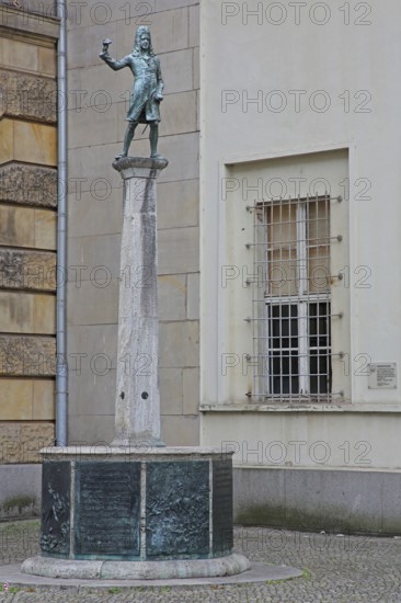 Eisenbart Fountain and monument to surgeon and physician Doctor Eisenbarth by Fritz von Graevenitz