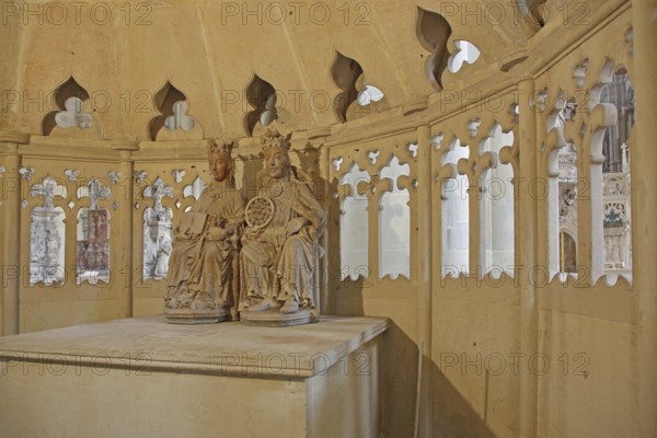 Ruling couple Otto the Great and his wife Edgitha in a chapel, two sculptures, couple, arts and