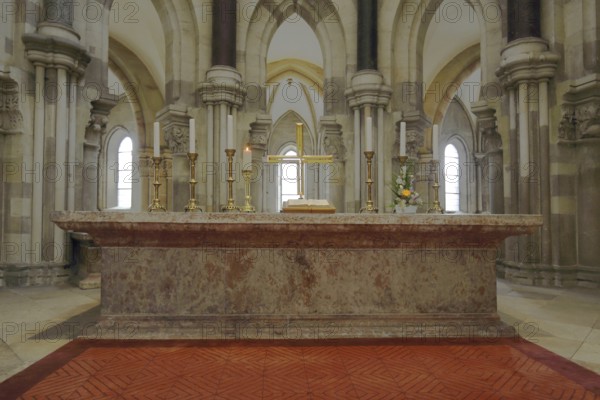 Altar with cross and candlestick, chancel, interior view, arts and crafts, St Mauritius and St