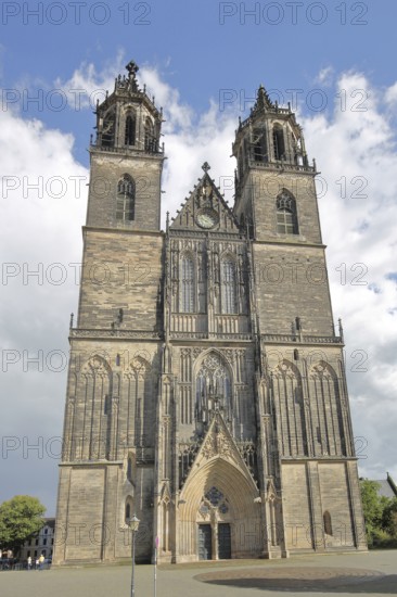 Gothic Cathedral of St Mauritius and St Katharina with twin towers, Magdeburg Cathedral, Magdeburg,