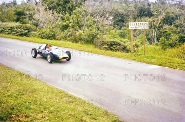 Cooper Climax racing car though to be driven by Peter Cowling, motor racing event, Gap Hill Climb,