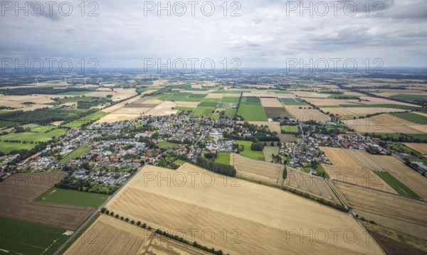 Aerial view, meadows and fields with local view Hemmerde, Unna, Ruhr area, North Rhine-Westphalia,