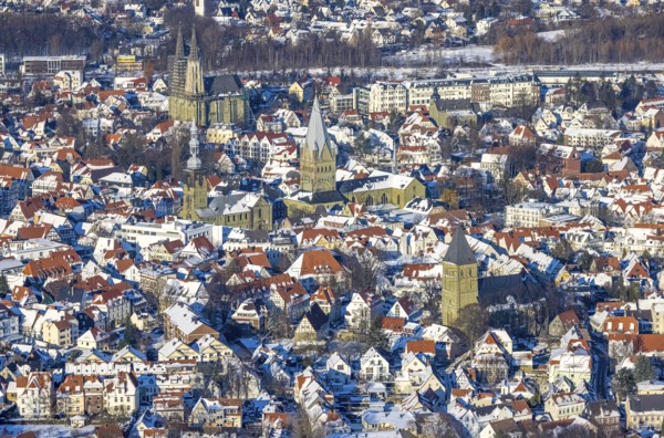 Aerial view, old town centre Soest, half-timbered houses, church St.. Petri (Alde Kerke), Church St