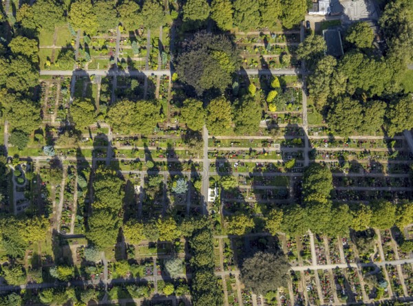 Aerial view, cemetery Öhde, also evang. cemetery Schwelm, in the district Öhde in Schwelm, Ruhr