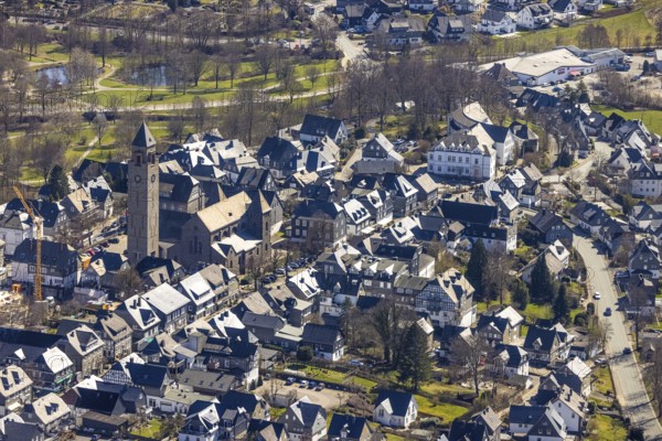 Aerial view, housing estate Weststraße and Oststraße Parallele, St.-Alexander-Kirche, town hall,