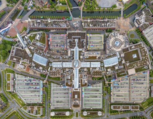 Aerial view, Centro Oberhausen, vertical shot, corona-related empty parking spaces, gasometer,
