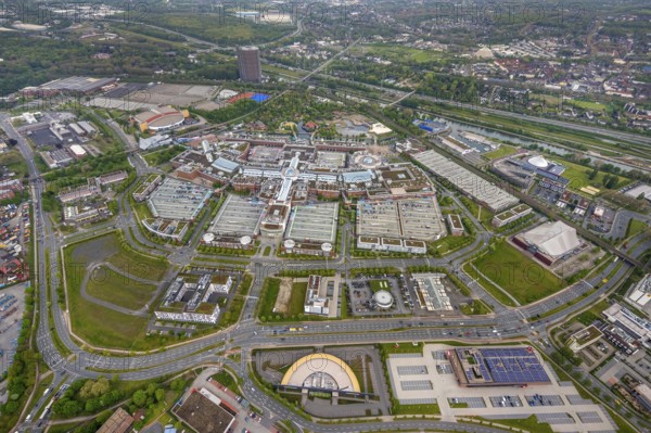 Aerial view, Centro Oberhausen, vertical shot, corona-related empty parking spaces, gasometer,