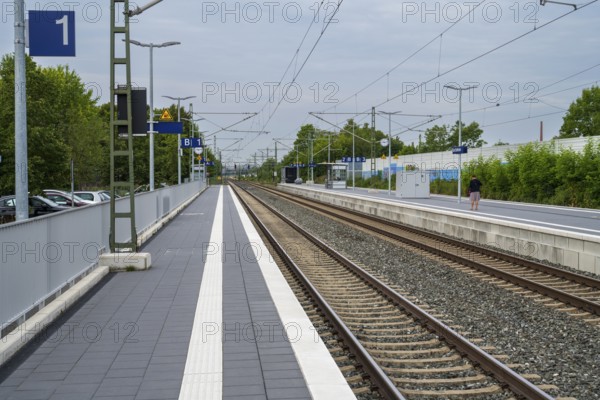 Empty platform, railway tracks, no train, Bad Staffelstein, Upper Franconia, Franconia, Bavaria,