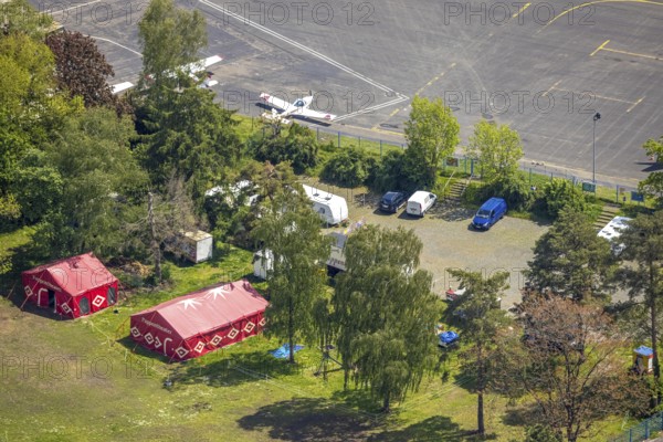 Aerial photo, airport Essen/Mülheim, puppet theatre tents, Holthausen - south-east, Mülheim an der