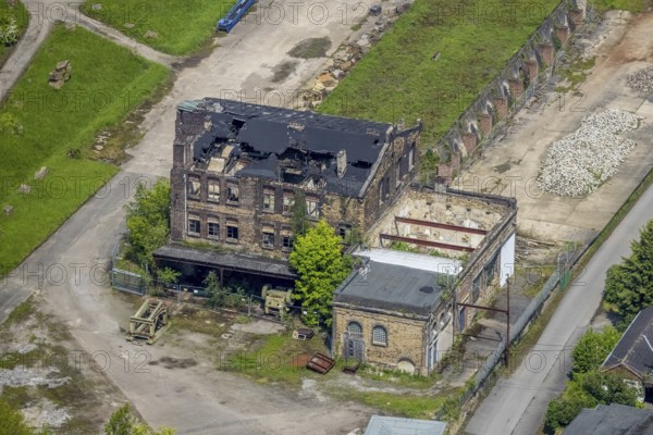 Aerial view, destroyed building, Rauen quarry and brickworks at Kassenberg, Broich - Ost, Mülheim