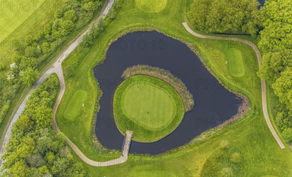 Aerial view, golf course golf club Mülheim an der Ruhr, golf course in the pond, Saarn - Süd,