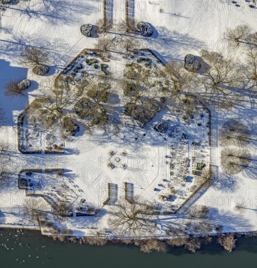 Aerial view, garden in the snow, MüGa - Mülheims Garten an der Ruhr, Broich - Ost, Mülheim an der