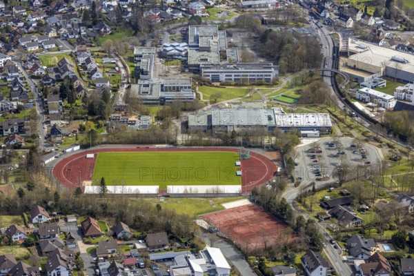 Aerial view, school centre with stadium Stählerwiese, kindergarten Hessengarten,