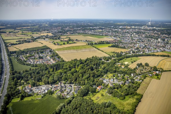 Aerial view, housing estate Kupferberg at the motorway A2 in the district Kolonie Tannenberg,