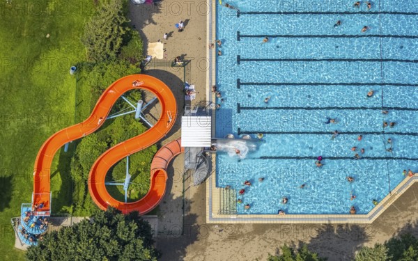 Aerial view, GSW Freibad Kamen-Mitte, Kamen, red water slide, Ruhr area, North Rhine-Westphalia,