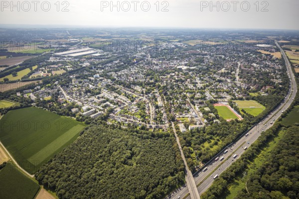 Aerial view, local view with Jahnstadion VFL Kamen in the district Kolonie Tannenberg in Kamen,
