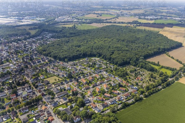 Aerial view, Heerener Holz housing estate and Heeren cemetery in the Heeren-Werve district, Kamen,