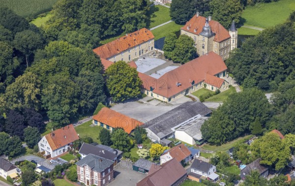 Aerial view, Schloss Heeren in Heeren-Werve, Kamen, Ruhr area, North Rhine-Westphalia, Germany, DE,