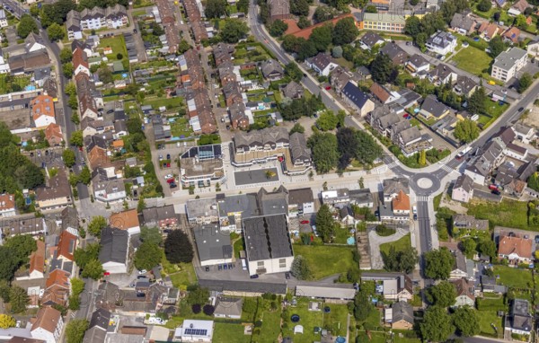 Aerial view, Märkische Straße and roundabout in the centre of the village of Heeren-Werve, Kamen,