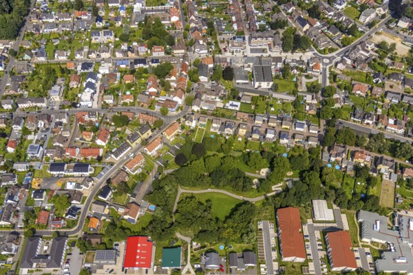 Aerial view, Luisenpark and Märkische Straße with roundabout in the village centre of Heeren-Werve,