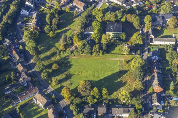 Aerial view, Städt. Kindergarten Drögenamp und FußballWiese im Stadtteil Baukau-West in Herne, Ruhr