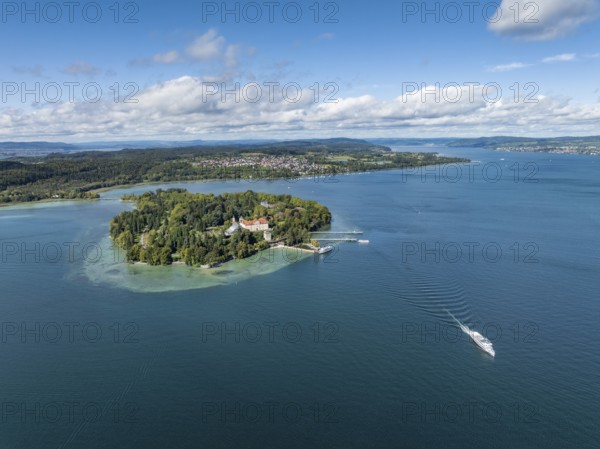 The island of Mainau in Lake Constance with the jetty and the baroque Mainau Castle, built between