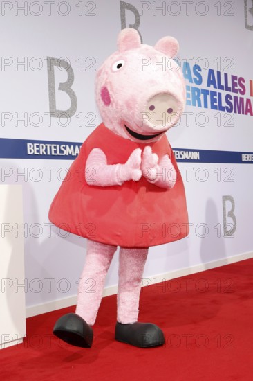 Peppa Wutz arriving at the Bertelsmann Summer Party 2025 at the Bertelsmann Representative Office