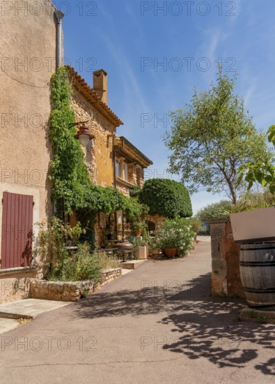 Impression of Roussillon, a commune in the Vaucluse department of the Provence region in southern