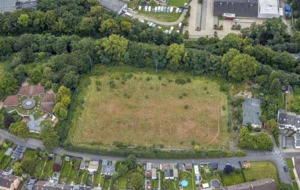 Aerial view, Waldorf Kindergarten next to the former Am Quambusch sports ground. A residential