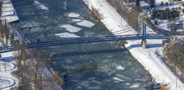 Aerial view, pedestrian bridge over the Datteln-Hamm Canal on the road Im Fuchswinkel near the
