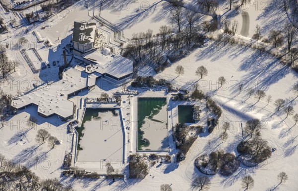 Aerial view, Hotel Selbachpark with outdoor pool Selbachpark, snow-covered areas, winter, Pelkum,