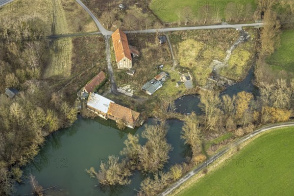 Aerial view, development of the area at the Heessener Schlossmühle, historic mill, Enniger Bach,