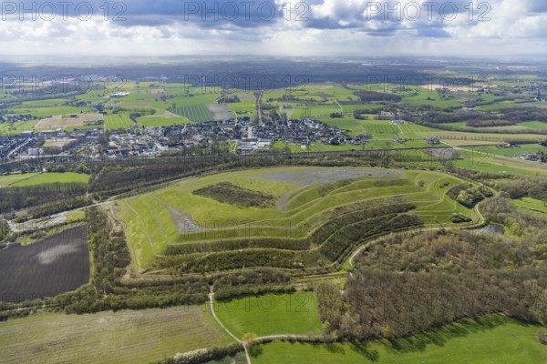 Aerial view, Sundern spoil tip, Pelkum, Hamm, Ruhr area, North Rhine-Westphalia, Germany, spoil