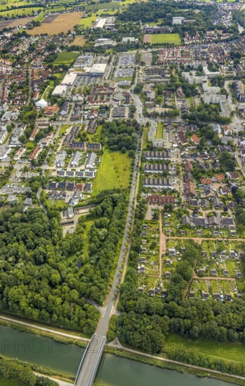 Aerial view, green area Werries at the Datteln-Hamm canal and Ostwennemarstraße with Westpress