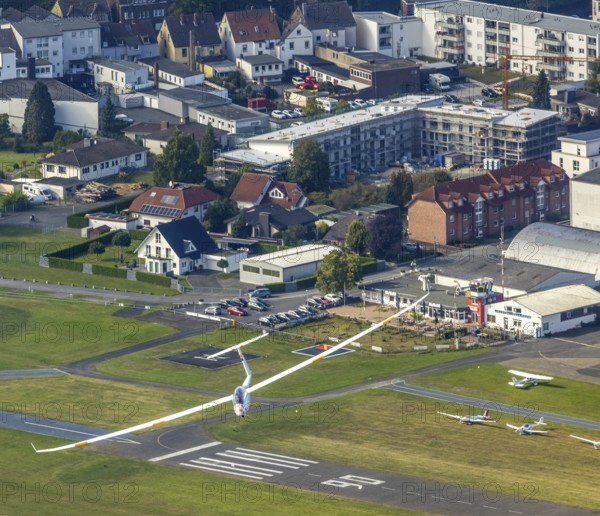 Aerial photo, Duo Discus high-performance two-seater D-4199 over Hamm airfield in the Heessen