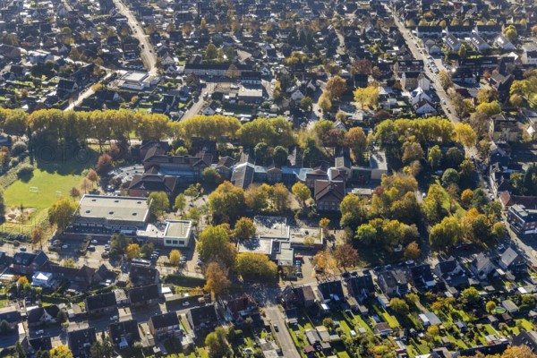 Aerial view, Sophie Scholl School and Gebrüder Grimm School in the residential area on Berliner