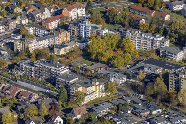 Aerial view, autumnal Pelkumer Platz and housing estate in the district Pelkum in Hamm, Ruhr area,