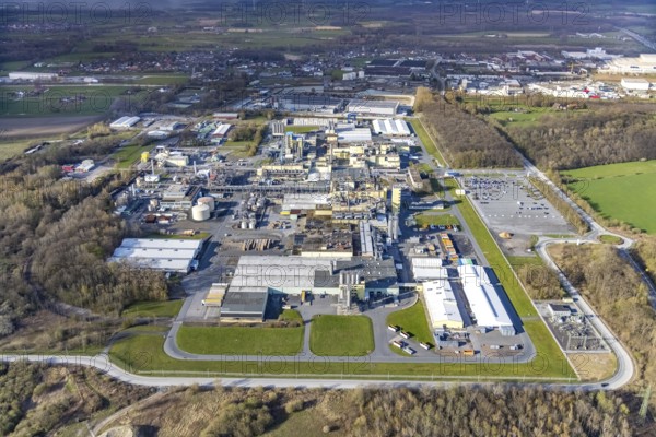 Aerial view, industrial estate with Goldbeck Betonelemente and DuPont with DuBay Polymer GmbH on