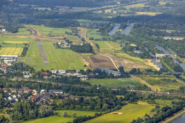 Aerial photograph, Hamm-Lippewiesen airfield, Lippe floodplain, Hamm lock, Lippe river,