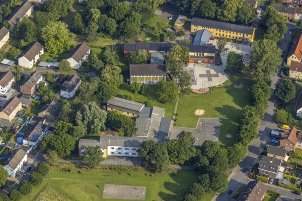 Aerial photo, Gutenbergschule and Erich-Kästner-Schule, Heessen, Hamm, Ruhr area, North