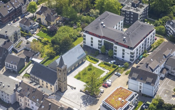 Aerial view, Diakoniezentrum Heiligenhaus Seniorenheim und evang. Alte Kirche, Leubeck,