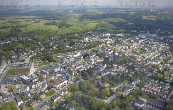 Aerial view, Hefelmannpark and Stadtbücherei Heiligenhaus, Leubeck, Heiligenhaus, Ruhr area, North