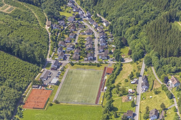 Aerial view, tennis courts with youth training, sports field Rönkhausen, Rönkhausen, Finnentrop,