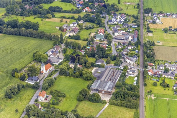 Aerial view, local view and Christ-König-Kirche in the district Frohnhausen, Fröndenberg/Ruhr, Ruhr