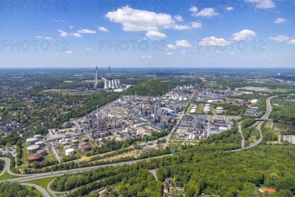 Aerial view, power plant Scholven, Ruhr Öl GmbH - BP Gelsenkirchen oil refinery, wind farm slagheap