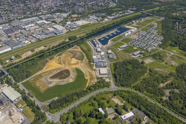 Aerial view, Graf Bismarck city quarter on the Rhine-Herne Canal, Marina Bismarck, Schalke-Nord,